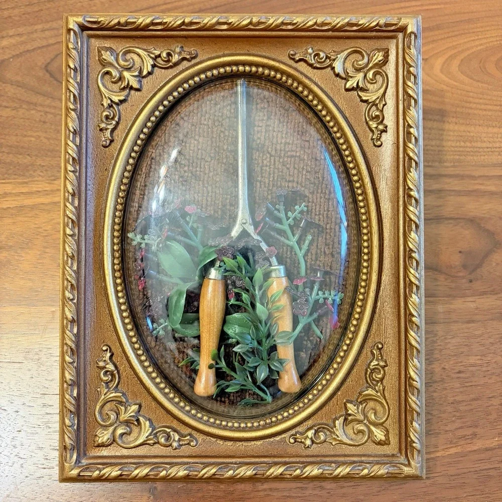Vintage Picture Frame Gold Faux Wood Baroque Victorian Botanical Display